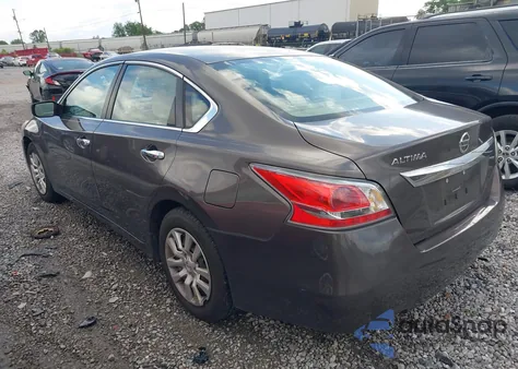2015 Nissan Altima 2.5 z USA, uszkodzony, nr VIN 1N4AL3AP9FC471795